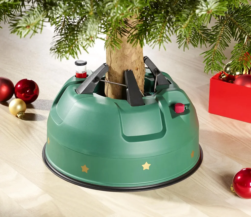 Self-fixing Christmas tree stand
