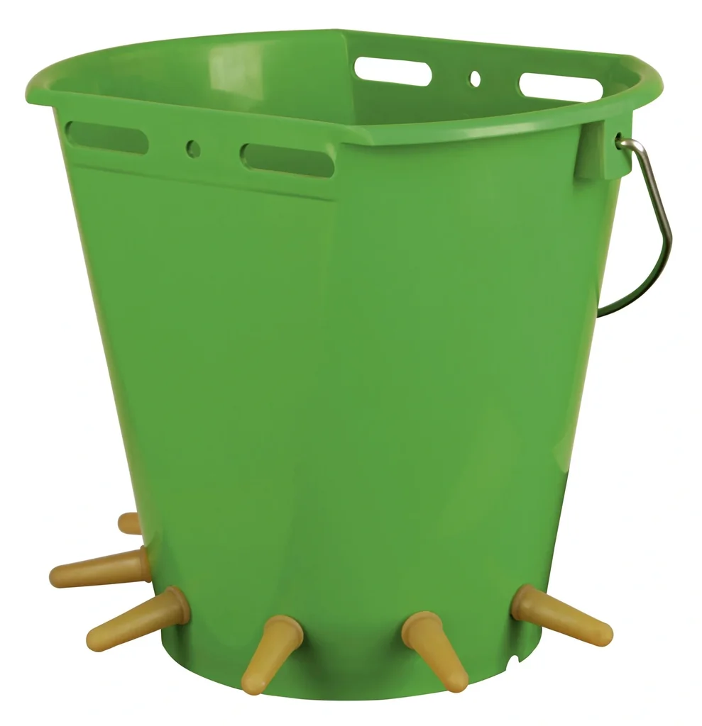 Lambs drinking bucket with 6 teats