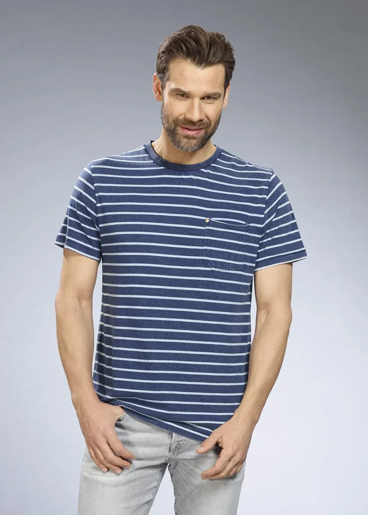 T-shirt used look, color blue striped, size L