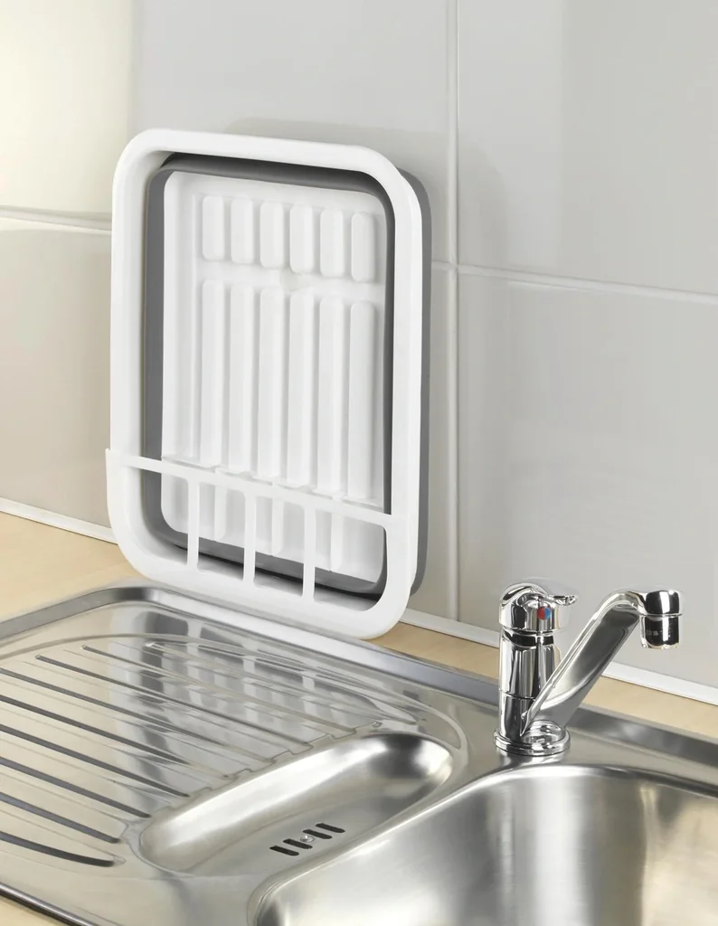 Foldable dish drainer