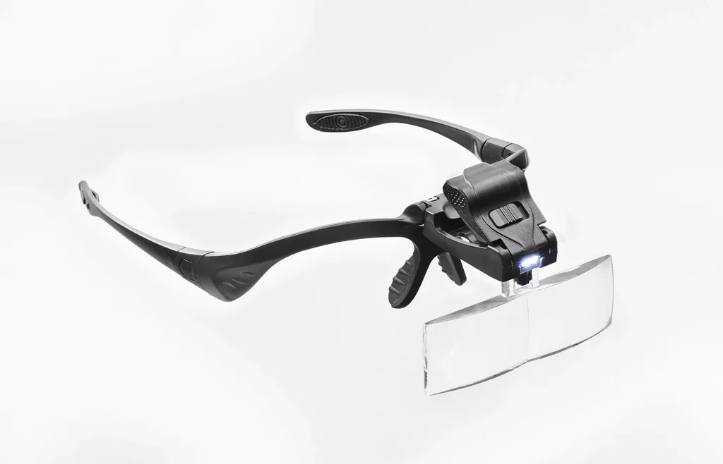 LED magnifying glasses with 5 magnification inserts