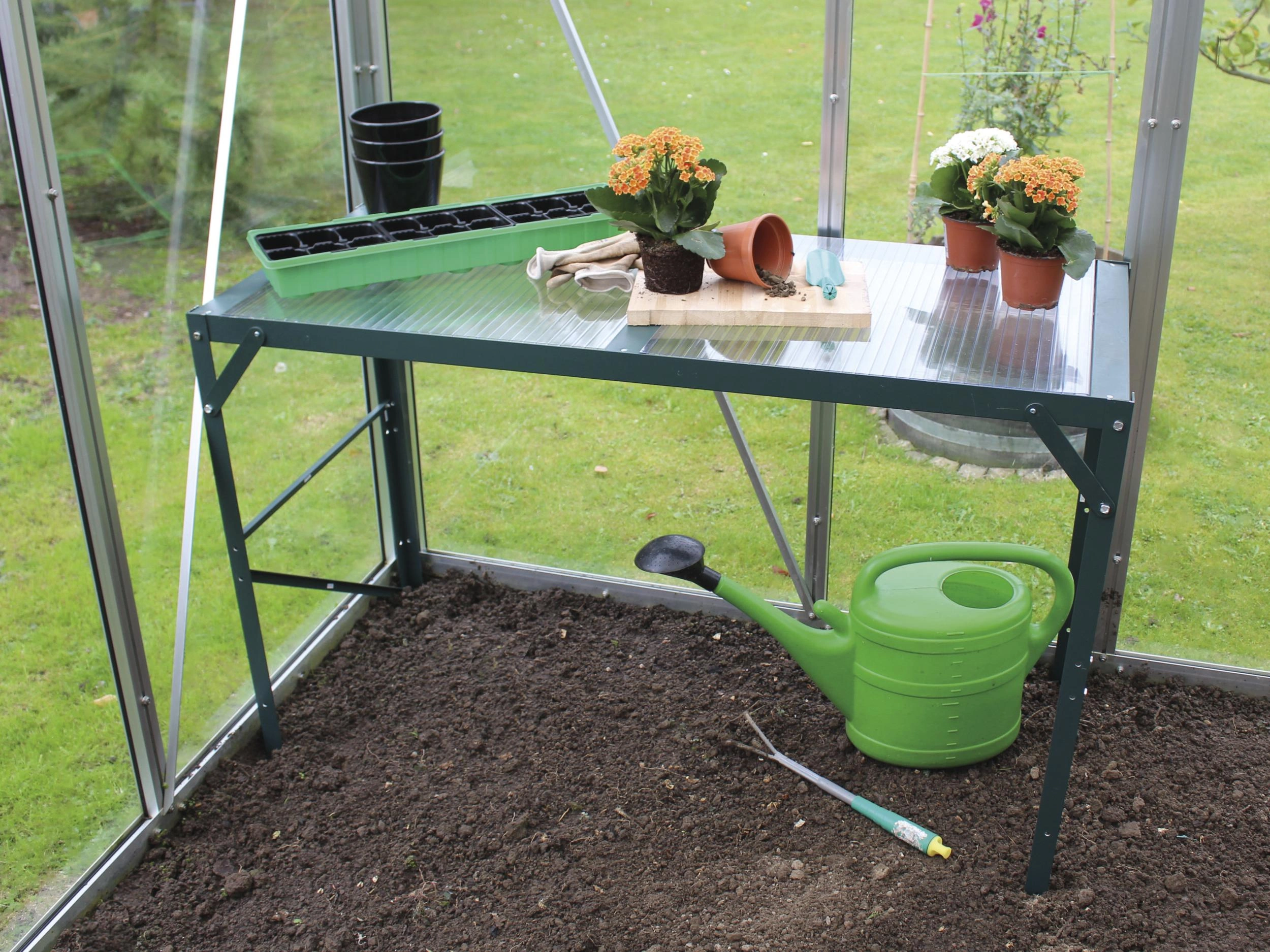 Image Greenhouse Shelves, Tables