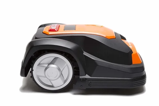 "Robotic lawnmower SA650B - up to 650 m² image"