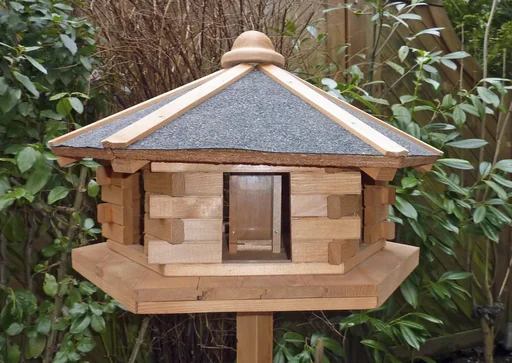 "Birdhouse "Fehmarn" with base stand image"