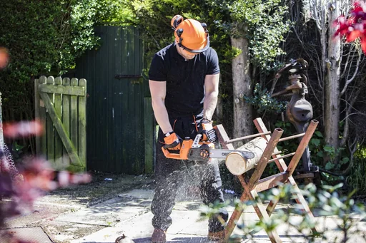 "LS C35 - 2x 20 V chainsaw - incl. batteries and charger image"