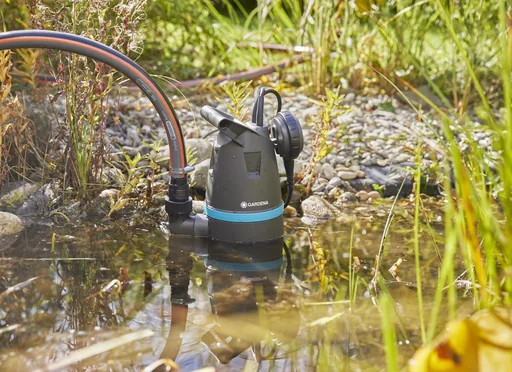 "Dirty water submersible pump 10500 image"